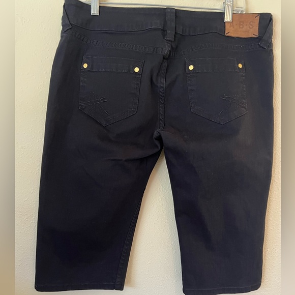 ABS by Allen Schwartz Ladies Black Capri Jean Shorts Size 32 - Picture 10 of 13